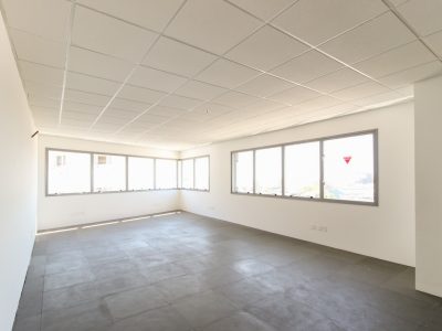 Sala para alugar com 51m² no bairro Floresta em Porto Alegre - Foto 3