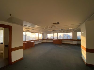 Sala para alugar com 380m² no bairro Auxiliadora em Porto Alegre - Foto 4