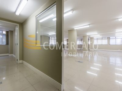 Sala para alugar com 598m² no bairro Centro Histórico em Porto Alegre - Foto 13