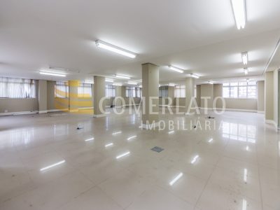 Sala para alugar com 598m² no bairro Centro Histórico em Porto Alegre - Foto 18