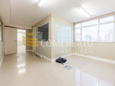 Sala para alugar com 598m² no bairro Centro Histórico em Porto Alegre - Foto 31