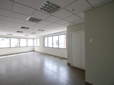 Sala para alugar com 62m² no bairro Floresta em Porto Alegre - Foto 2