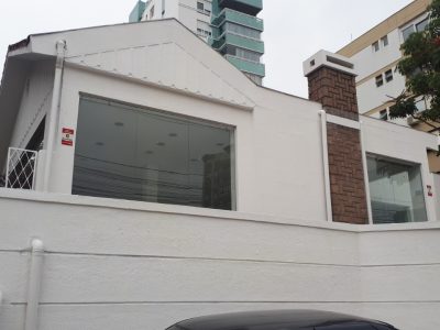 Casa para alugar com 600m², 1 quarto no bairro Três Figueiras em Porto Alegre - Foto 2