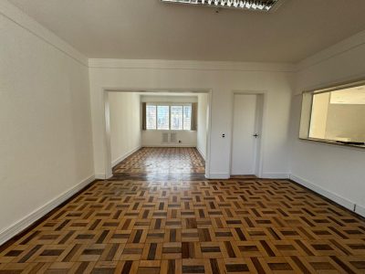 Sala para alugar com 180m² no bairro Centro em Porto Alegre - Foto 6