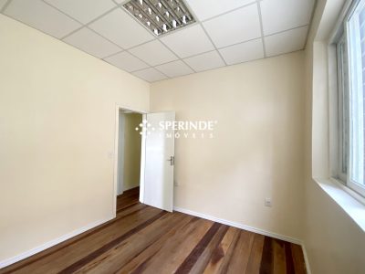 Casa para alugar com 430m², 5 quartos, 5 vagas no bairro Partenon em Porto Alegre - Foto 14