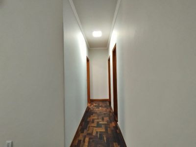 Apartamento para alugar com 59m², 2 quartos, 1 vaga no bairro Mont Serrat em Porto Alegre - Foto 2