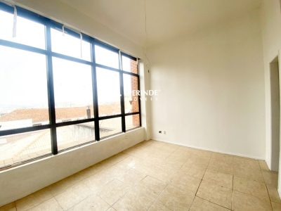 Sala para alugar com 23m², 1 vaga no bairro Rio Branco em Porto Alegre - Foto 2