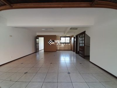 Casa para alugar com 380m², 3 quartos, 3 vagas no bairro Panazzolo em Caxias do Sul - Foto 35