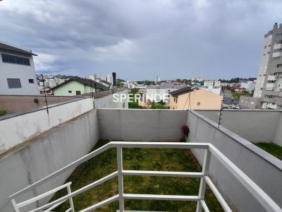 Casa para alugar com 185m², 3 quartos, 2 vagas no bairro Santa Catarina em Caxias do Sul - Foto 21