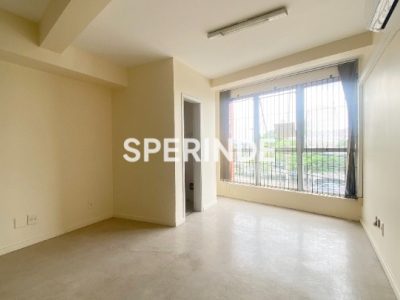 Sala para alugar com 40m² no bairro Passo d'Areia em Porto Alegre - Foto 2