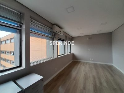 Sala para alugar com 60m², 1 vaga no bairro Centro em Caxias do Sul - Foto 5