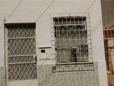 Casa à venda com 55m², 2 quartos no bairro Menino Deus em Porto Alegre - Foto 2