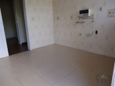 Casa à venda com 179m², 4 quartos, 1 vaga no bairro Medianeira em Porto Alegre - Foto 4