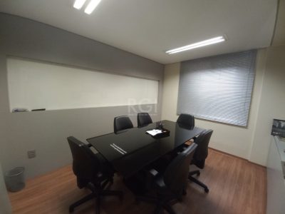 Conjunto/Sala à venda com 67m² no bairro Centro Histórico em Porto Alegre - Foto 4