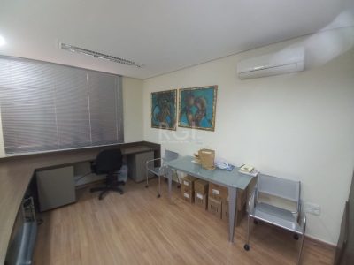 Conjunto/Sala à venda com 67m² no bairro Centro Histórico em Porto Alegre - Foto 5