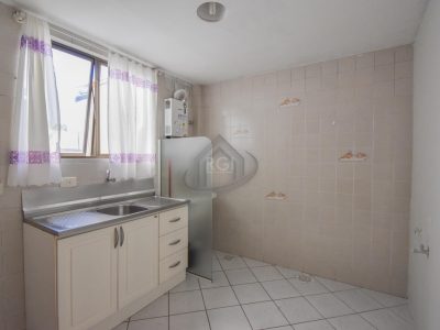 Apartamento à venda com 80m², 3 quartos, 1 suíte, 2 vagas no bairro Cidade Baixa em Porto Alegre - Foto 2