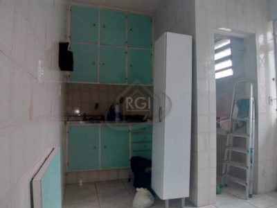 Apartamento à venda com 81m², 3 quartos, 1 vaga no bairro Cristal em Porto Alegre - Foto 2