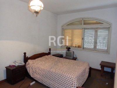 Casa à venda com 280m², 4 quartos, 1 suíte, 3 vagas no bairro Tristeza em Porto Alegre - Foto 22