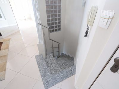 Cobertura à venda com 260m², 3 quartos, 1 suíte, 2 vagas no bairro Jardim Itu em Porto Alegre - Foto 7