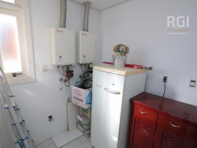 Cobertura à venda com 260m², 3 quartos, 1 suíte, 2 vagas no bairro Jardim Itu em Porto Alegre - Foto 17