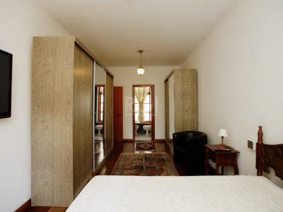 Casa à venda com 240m², 3 quartos, 1 suíte, 8 vagas no bairro Independência em Porto Alegre - Foto 55