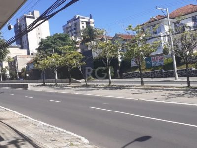 Apartamento à venda com 120m², 3 quartos, 1 suíte, 1 vaga no bairro Petrópolis em Porto Alegre - Foto 2