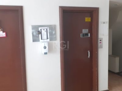 Apartamento à venda com 120m², 3 quartos, 1 suíte, 1 vaga no bairro Petrópolis em Porto Alegre - Foto 5