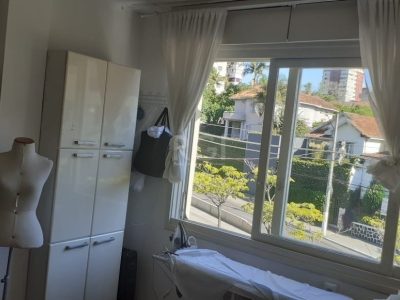 Apartamento à venda com 120m², 3 quartos, 1 suíte, 1 vaga no bairro Petrópolis em Porto Alegre - Foto 17