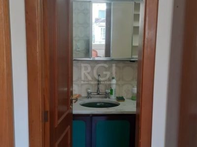 Apartamento à venda com 120m², 3 quartos, 1 suíte, 1 vaga no bairro Petrópolis em Porto Alegre - Foto 19