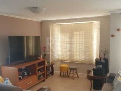 Casa à venda com 132m², 3 quartos, 1 suíte, 4 vagas no bairro Ipanema em Porto Alegre - Foto 4