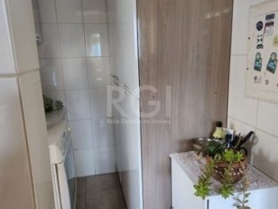 Casa à venda com 132m², 3 quartos, 1 suíte, 4 vagas no bairro Ipanema em Porto Alegre - Foto 18