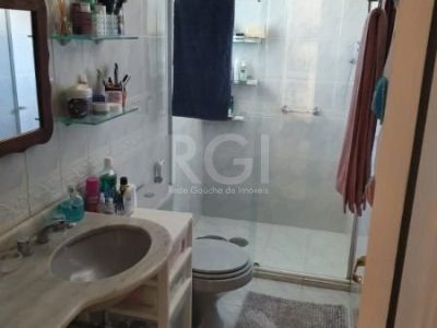 Casa à venda com 132m², 3 quartos, 1 suíte, 4 vagas no bairro Ipanema em Porto Alegre - Foto 24