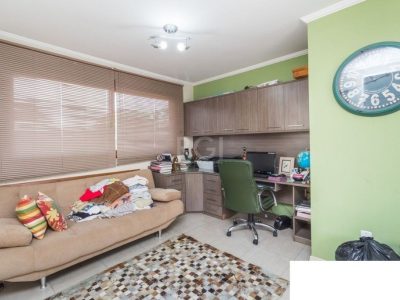 Casa Condominio à venda com 240m², 3 quartos, 1 suíte, 3 vagas no bairro Ipanema em Porto Alegre - Foto 18