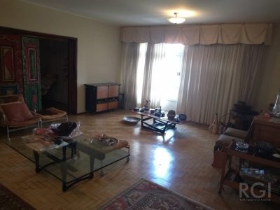 Apartamento à venda com 111m², 3 quartos, 1 vaga no bairro Petrópolis em Porto Alegre - Foto 2