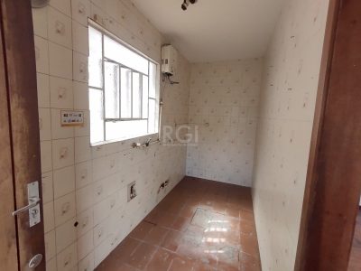 Casa à venda com 135m², 3 quartos, 1 vaga no bairro Medianeira em Porto Alegre - Foto 21