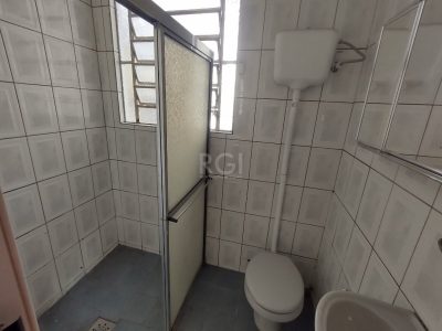 Casa à venda com 135m², 3 quartos, 1 vaga no bairro Medianeira em Porto Alegre - Foto 27