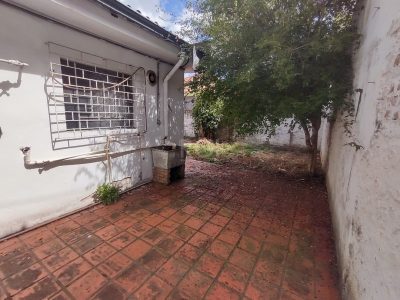 Casa à venda com 135m², 3 quartos, 1 vaga no bairro Medianeira em Porto Alegre - Foto 29