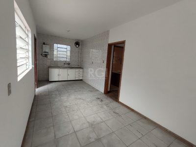 Casa à venda com 135m², 3 quartos, 1 vaga no bairro Medianeira em Porto Alegre - Foto 24