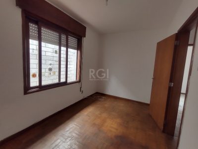 Casa à venda com 135m², 3 quartos, 1 vaga no bairro Medianeira em Porto Alegre - Foto 12