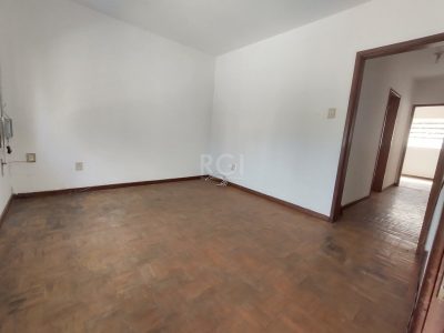 Casa à venda com 135m², 3 quartos, 1 vaga no bairro Medianeira em Porto Alegre - Foto 16