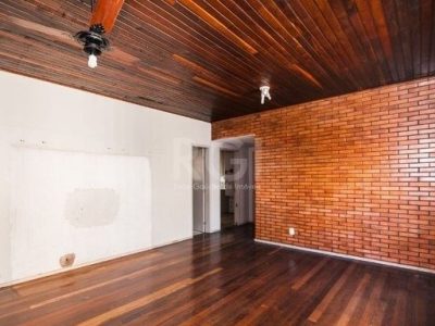 Apartamento à venda com 110m², 3 quartos, 1 suíte, 2 vagas no bairro Independência em Porto Alegre - Foto 4