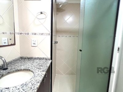 Apartamento à venda com 92m², 3 quartos, 1 suíte, 2 vagas no bairro Vila Ipiranga em Porto Alegre - Foto 14