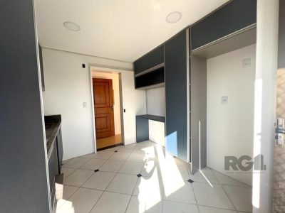 Apartamento à venda com 92m², 3 quartos, 1 suíte, 2 vagas no bairro Vila Ipiranga em Porto Alegre - Foto 7