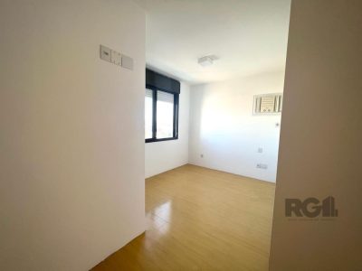 Apartamento à venda com 92m², 3 quartos, 1 suíte, 2 vagas no bairro Vila Ipiranga em Porto Alegre - Foto 9