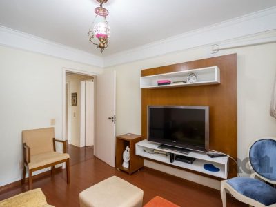 Apartamento à venda com 131m², 3 quartos, 1 suíte, 1 vaga no bairro Higienópolis em Porto Alegre - Foto 7