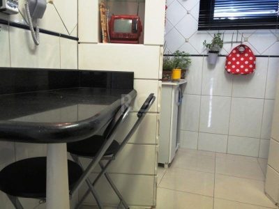 Apartamento à venda com 102m², 3 quartos, 1 suíte, 2 vagas no bairro Santa Tereza em Porto Alegre - Foto 12