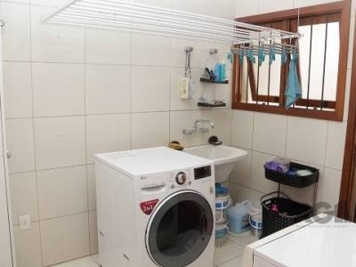 Casa à venda com 287m², 3 quartos, 1 suíte, 4 vagas no bairro Partenon em Porto Alegre - Foto 14