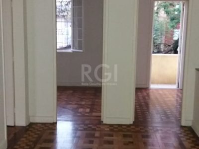 Casa à venda com 300m², 5 quartos, 1 suíte no bairro Bela Vista em Porto Alegre - Foto 3