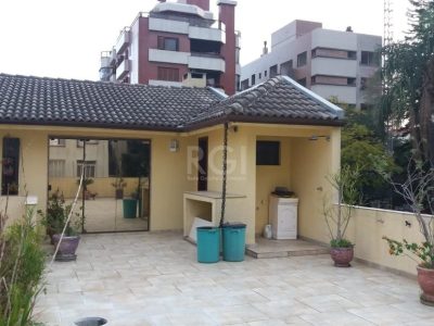 Casa à venda com 300m², 5 quartos, 1 suíte no bairro Bela Vista em Porto Alegre - Foto 4