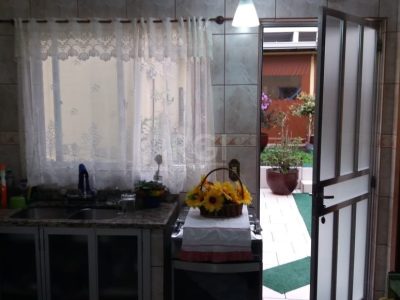 Casa à venda com 300m², 5 quartos, 1 suíte no bairro Bela Vista em Porto Alegre - Foto 8